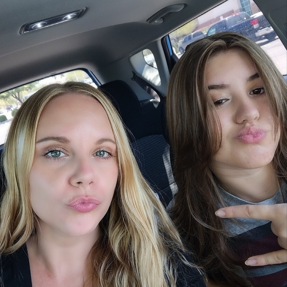 Meet your Posher, Mindi - Picture 6 of 12